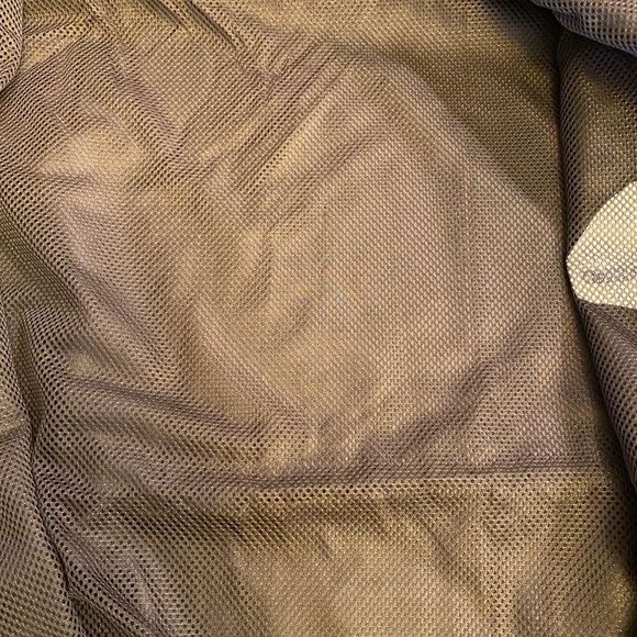 M RESORT New Jacket Windbreaker NWT Las Vegas Sz L - Picture 7 of 7